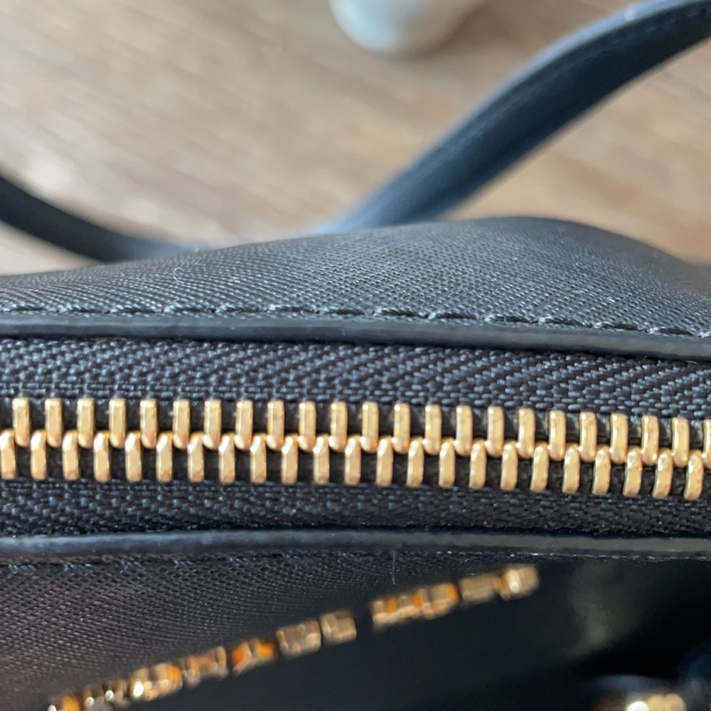 MICHAEL MICHAEL KORS
Large Saffiano Leather Bag - Picture 10 of 11